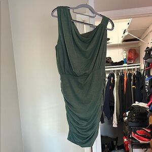 Elegant Green Dress off the shoulder